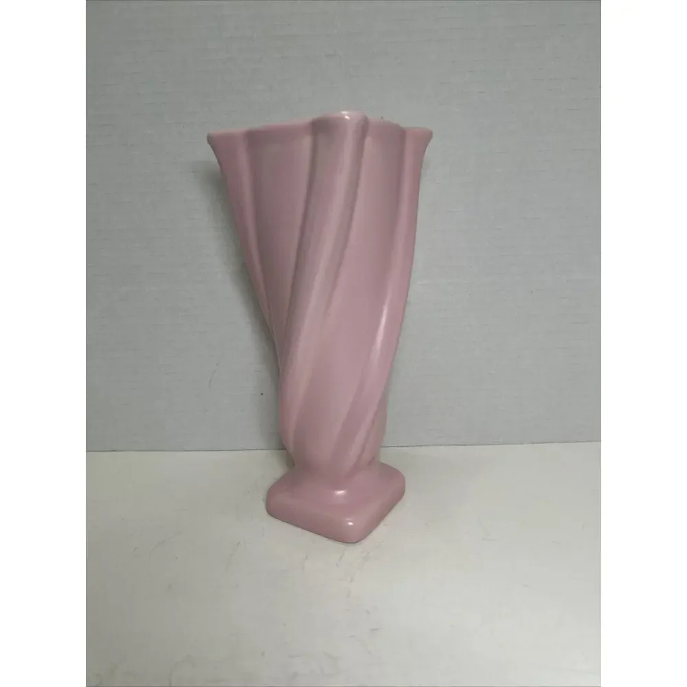 Vtg Camark Deluxe Artware Pottery Matte Pink 9” Vase Ceramic Square Twist Spring